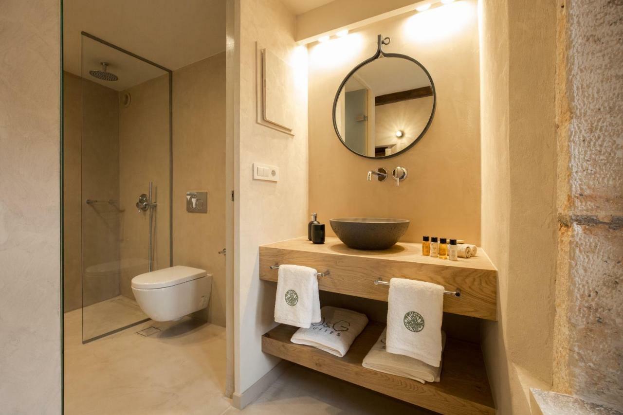 J&G Suites Hotel 3*